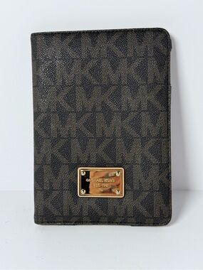 Michael Kors Saffiano Leather iPad Mini Folio Case Sleeve Cream & Black Kindle